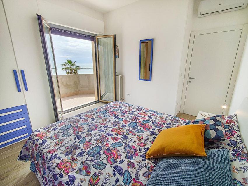 Appartamento Alighieri Primissima Fila Mare Martinsicuro Buitenkant foto